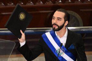 El Salvador aprueba reelección indefinida: Bukele puede volver a presentarse