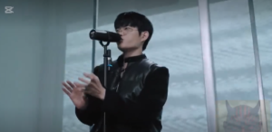 WING sorprende al mundo creando música electrónica solo con su voz y un micrófono