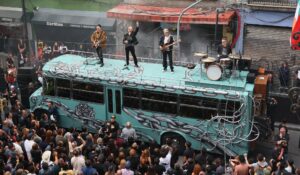 U2 sorprende en Ciudad de México con la grabación secreta de un videoclip junto a fans mexicanos