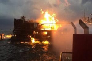 Explosión e incendio en planta de gas de PDVSA en el Lago Maracaibo deja trabajadores heridos