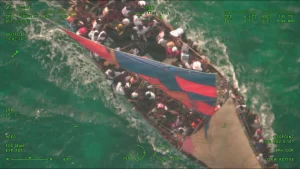 EE.UU. intercepta embarcación con 240 migrantes haitianos cerca de Islas Turcas y Caicos