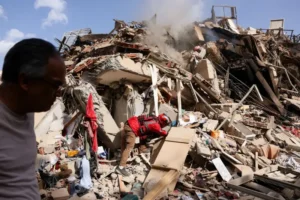 “Los están sacando con uñas y dientes”: continúa la desesperada búsqueda de sobrevivientes en Venezuela