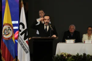 Colombia: presidente electo suspende la transición con el gobierno saliente