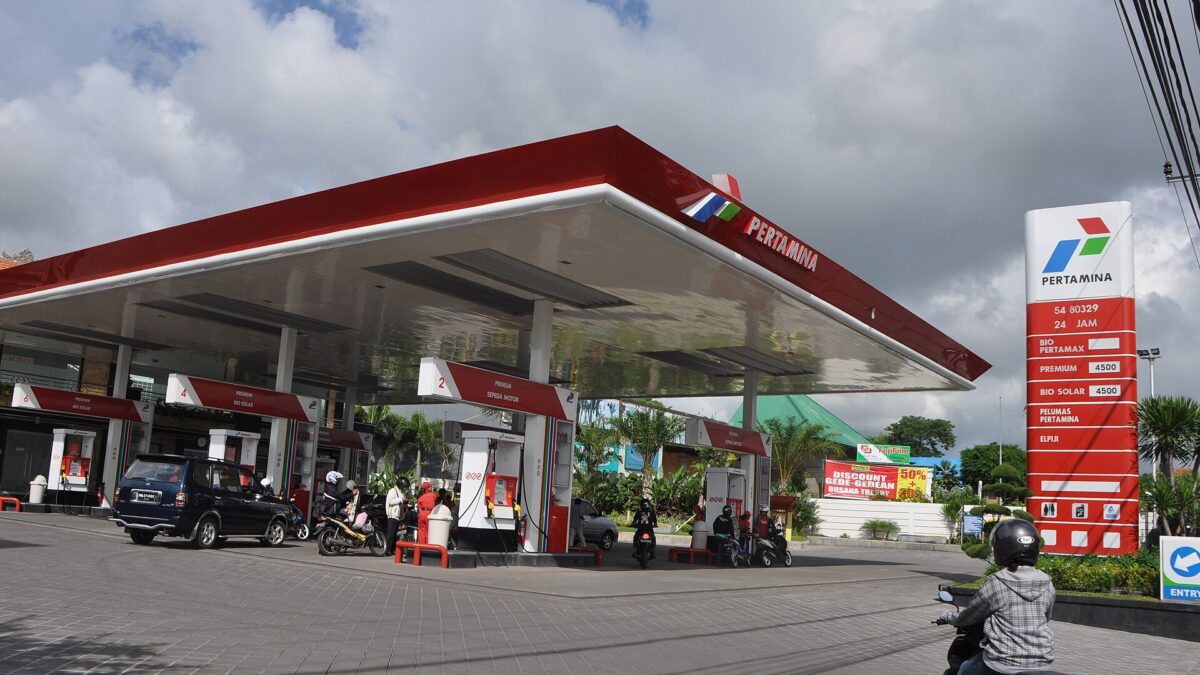 Estación de servicio de Pertamina en la isla de Bali, Indonesia
