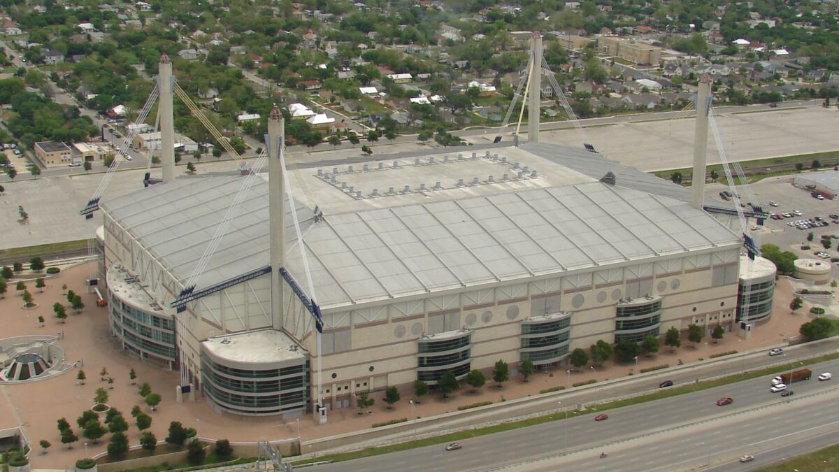 Vista exterior del estadio Alamodome, en San Antonio, Texas