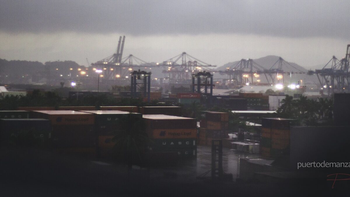 Vista del puerto de Manzanillo, en Colima, México