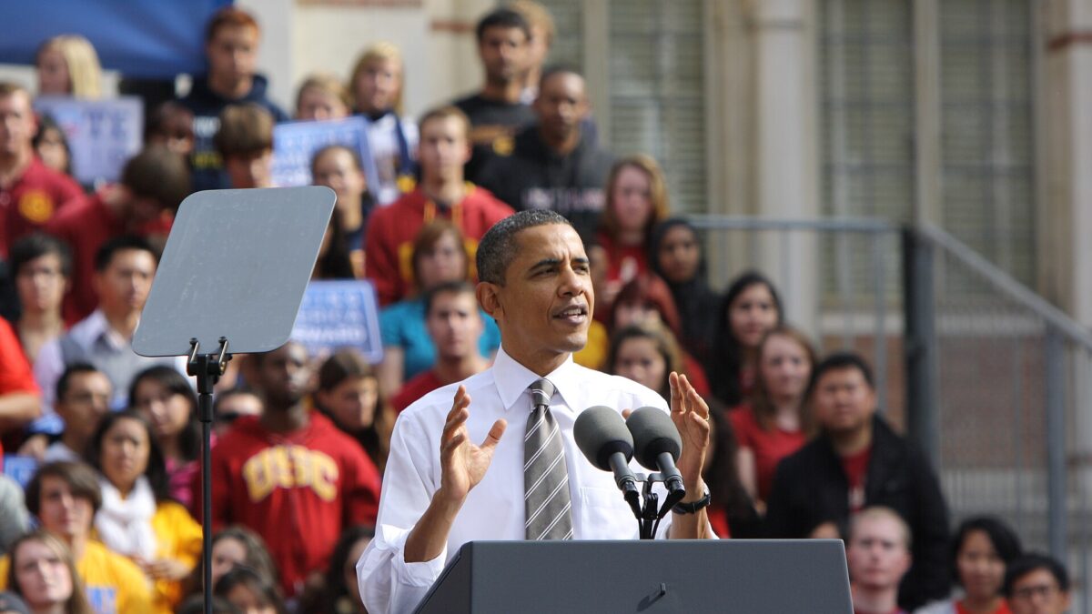 Barack Obama habla en un acto en la Universidad del Sur de California en 2010