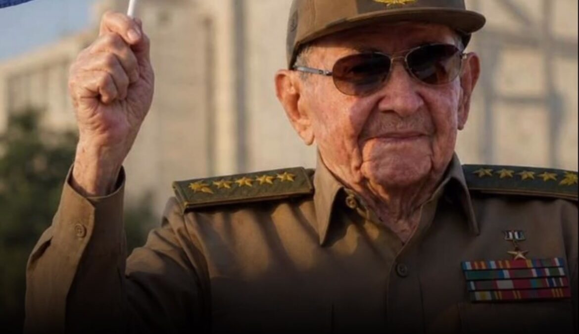 Imagen de Raúl Castro sobre la orden de arresto emitida en Florida