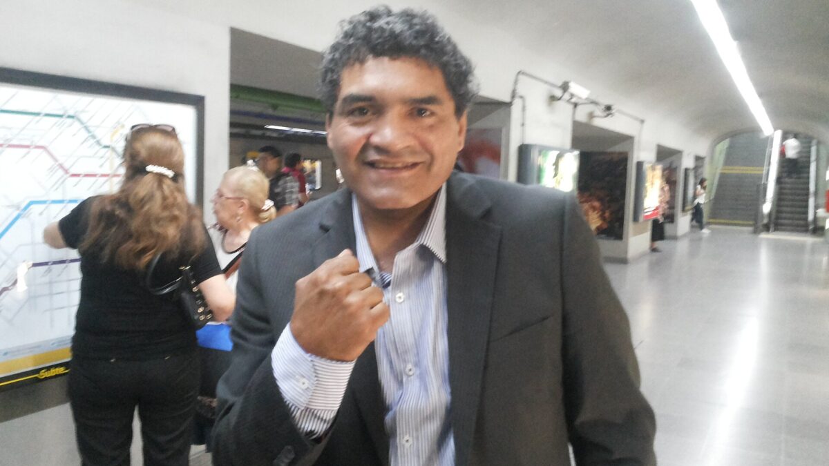 Retrato del boxeador argentino Jorge Fernando «Locomotora» Castro, conocido como «Roña» Castro, excampeón mundial de peso mediano.