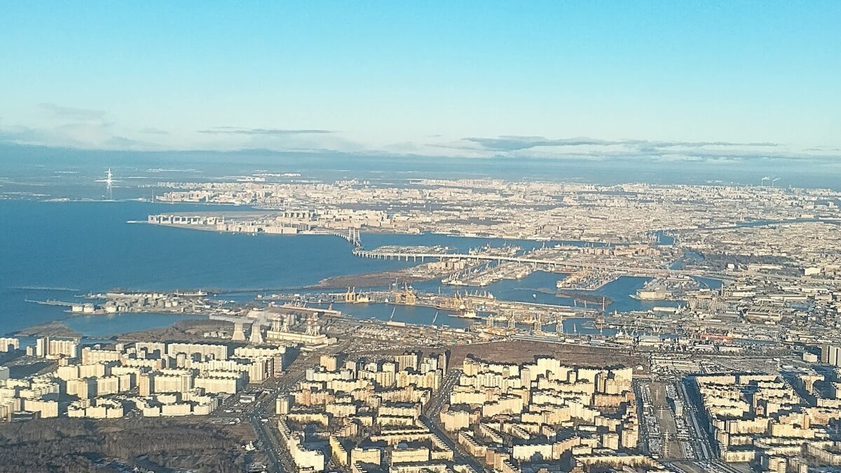 Vista del puerto de San Petersburgo, Rusia, en una fotografía tomada en noviembre de 2024