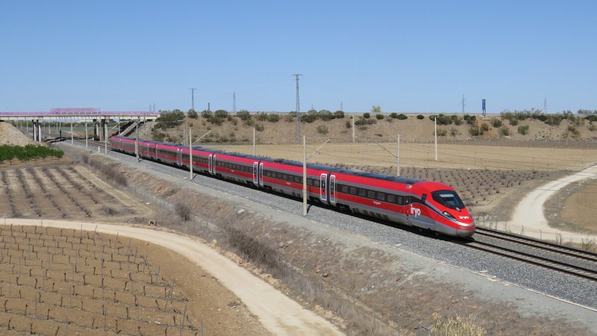 Tren de alta velocidad de Iryo en servicio entre Madrid y Málaga
